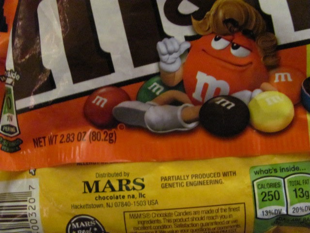 GMO food label on M&M package