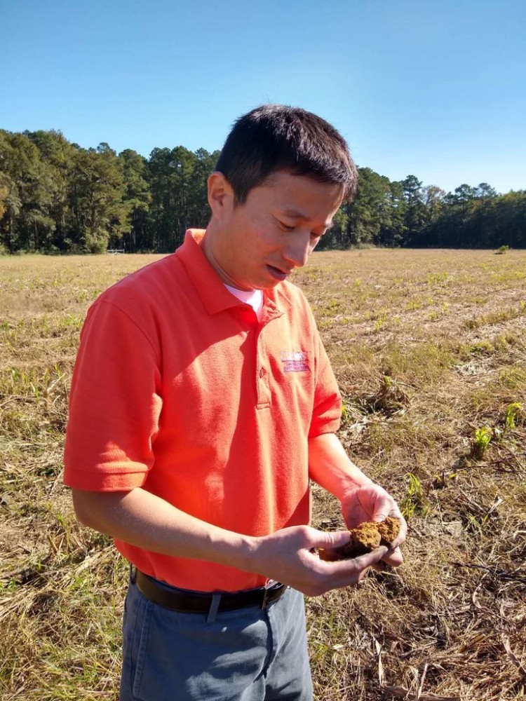 Rongzhong Ye-Clemson in field